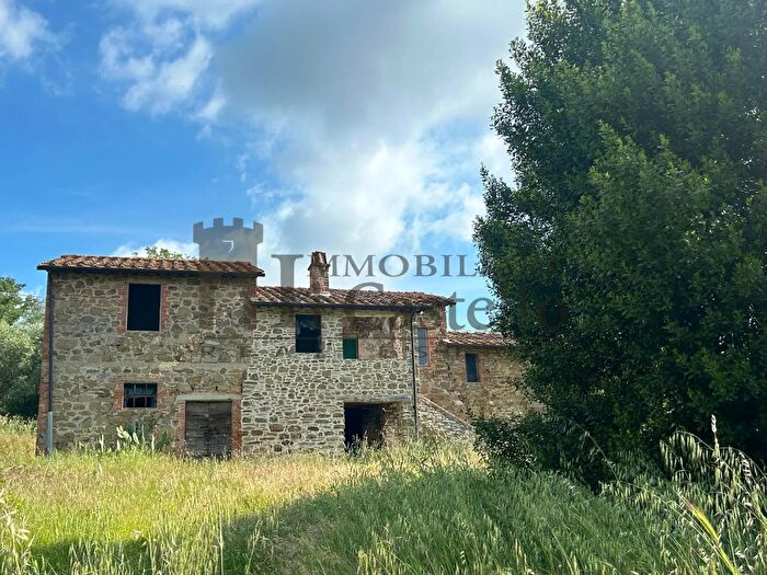 Casa con 5 locali in vendita in Panicale