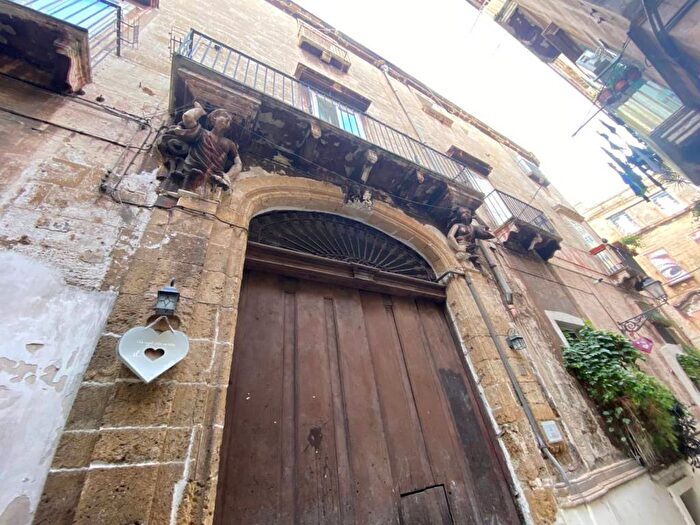 Appartamento bilocale in affitto in Via Duomo, Isola Città Vecchia, Taranto