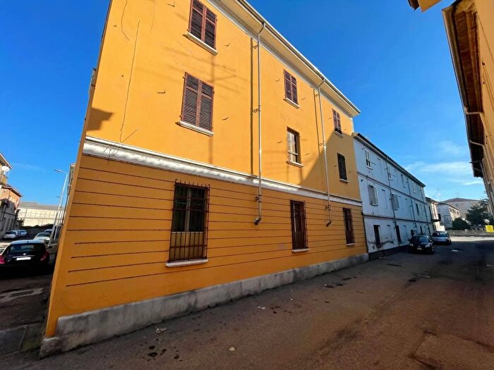 Casa con 12 locali in vendita in Via Monte Bo Vercelli, Vercelli