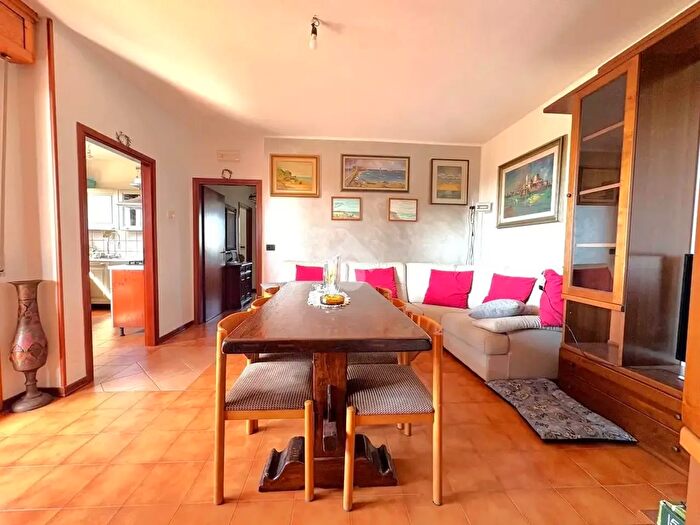 Appartamento trilocale in vendita in Via delle Piante, Rimini