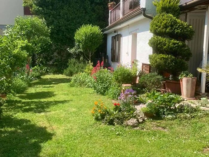 Casa con 7 locali in vendita in Via Helvillum, Sigillo