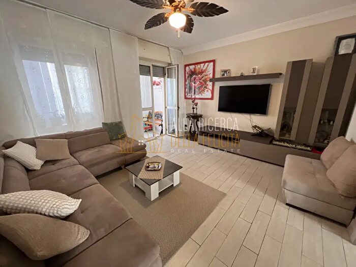 Appartamento trilocale in vendita in Via Strasseggiare, Schio