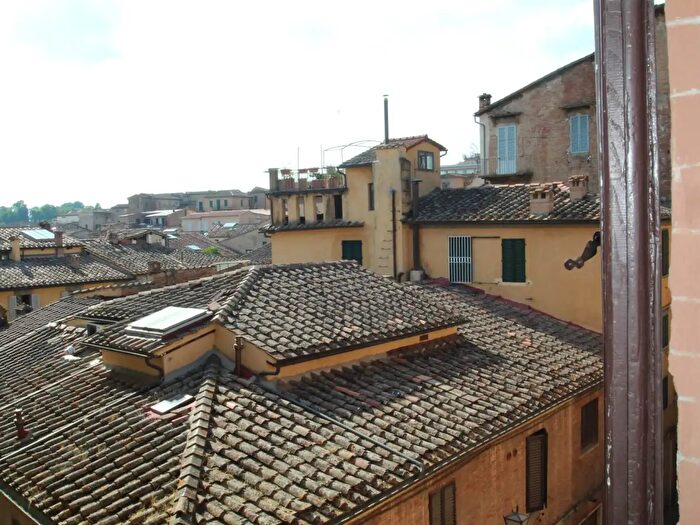 Appartamento con 5 locali in vendita in Siena