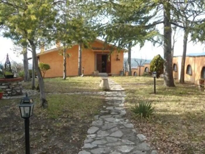 Casa con 6 locali in vendita in S Maria delle Grazie, Scandriglia