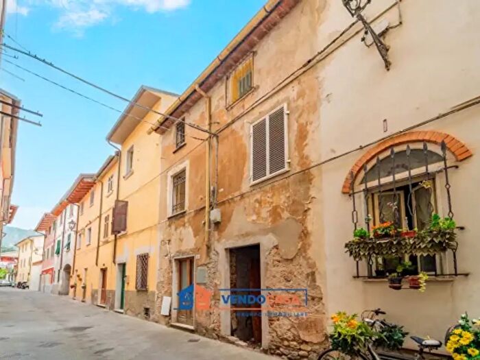 Casa quadrilocale in vendita in Via Giuseppe Galliano, Massa