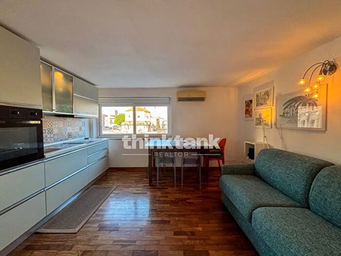 Appartamento trilocale in vendita in Piazza Santa Lucia, Siracusa