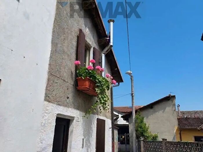 Casa bilocale in vendita in Via Giuseppe Garibaldi, Gravellona Lomellina