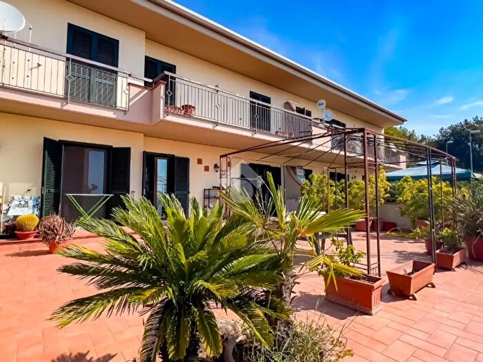 Appartamento quadrilocale in vendita in Via Monte Cedole, Formia