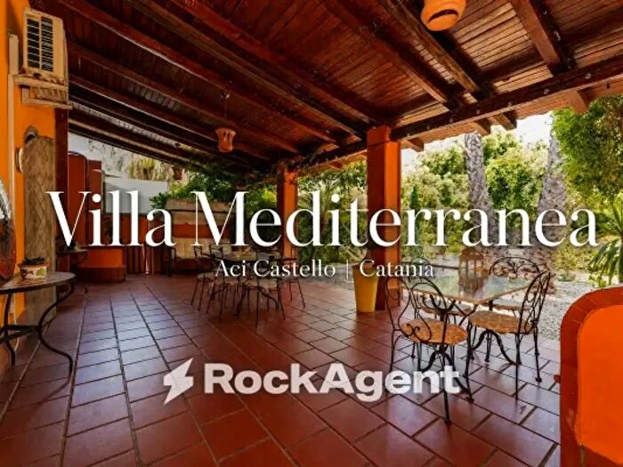Casa quadrilocale in vendita in Via Vincenzo Ricca, Aci Catena