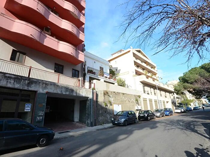 Appartamento trilocale in vendita in Viale Italia, Messina