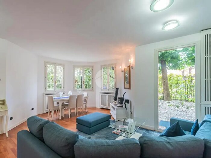 Casa con 5 locali in vendita in Via Europa, Biassono