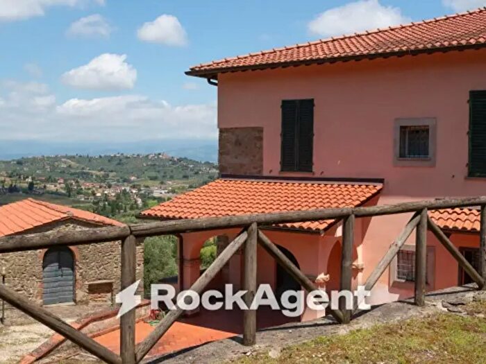 Casa con 6 locali in vendita in Via del Fontanaccio, Carmignano