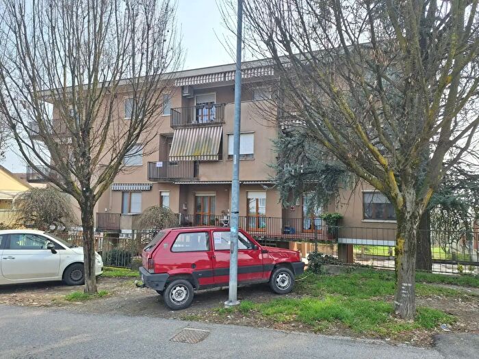 Appartamento trilocale in vendita in Salita Sant'Anna, Casale Monferrato