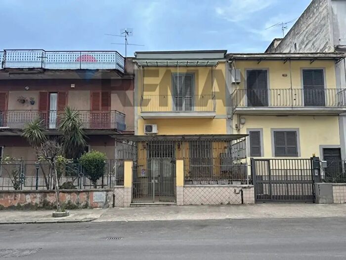 Casa quadrilocale in vendita in Casoria