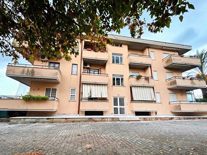 Appartamento quadrilocale in vendita in Via Tufello, Aprilia