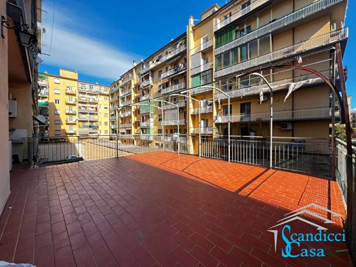 Appartamento quadrilocale in vendita in Via Chianesi, Scandicci