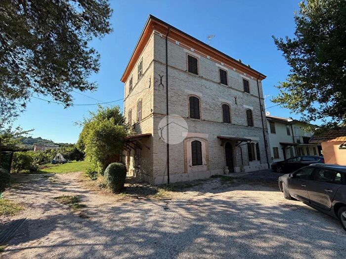 Casa con 5 locali in vendita in Località Forcolo, Fano