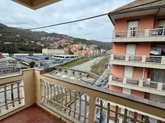 Appartamento trilocale in vendita in Lungobisagno Dalmazia, Genova