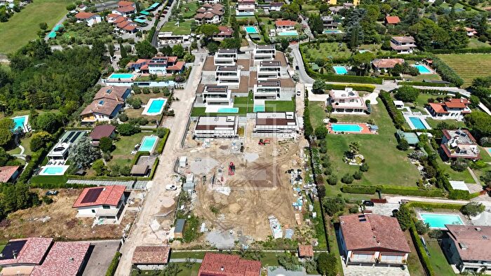 Casa quadrilocale in vendita in Via San Sivino, Moniga Del Garda