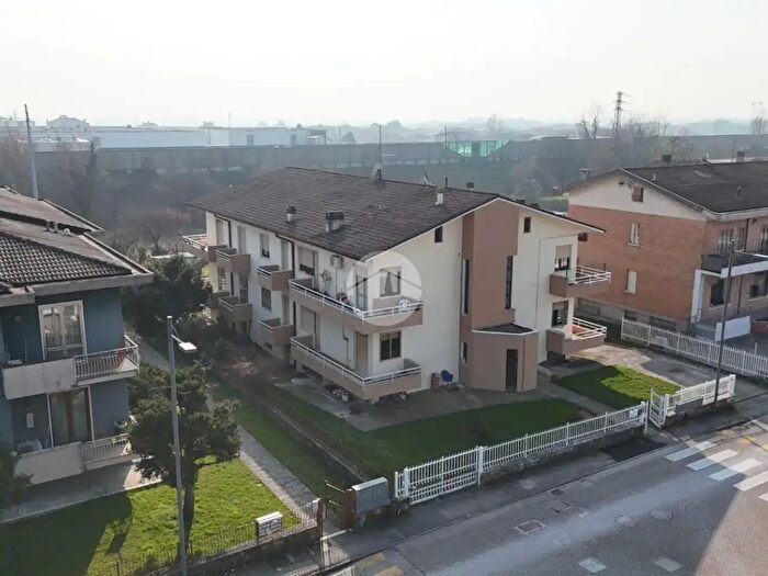 Appartamento con 5 locali in vendita in Via Cristoforo Colombo, Colognola Ai Colli