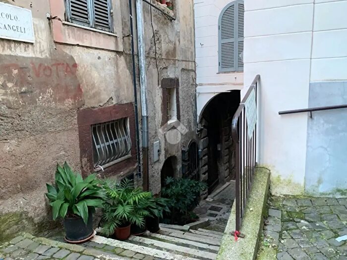 Appartamento quadrilocale in vendita in Vicolo Arcangeli, Genazzano