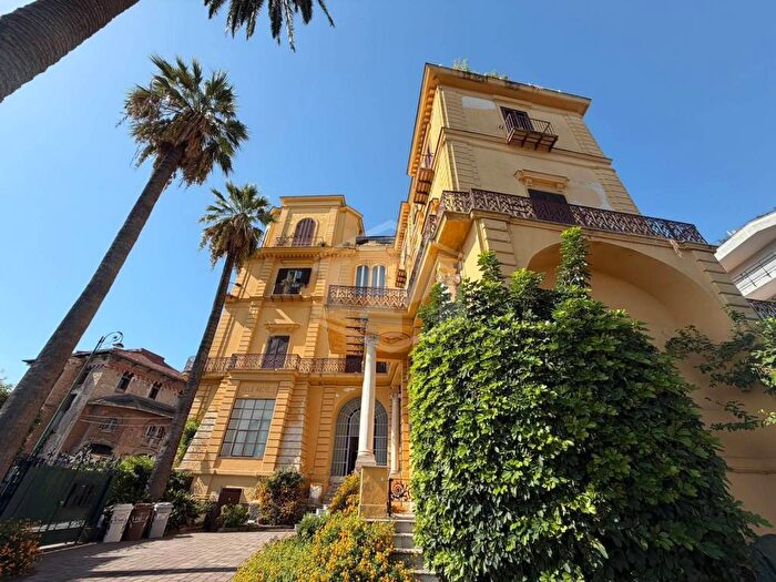 Appartamento trilocale in affitto in Piazzetta Santo Stefano al Vomero, Vomero, Napoli