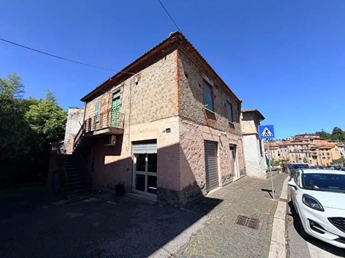 Appartamento trilocale in vendita in Via Cavour, Cave