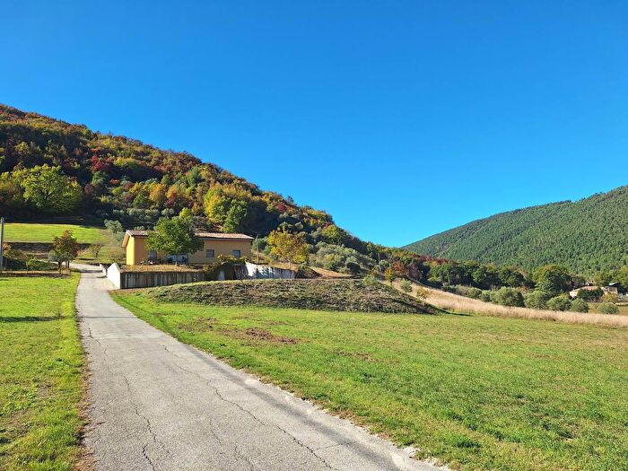 Casa con 5 locali in vendita in San Severino Marche