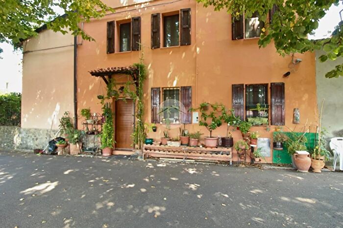 Casa trilocale in vendita in Via Chiesa, Montechiarugolo