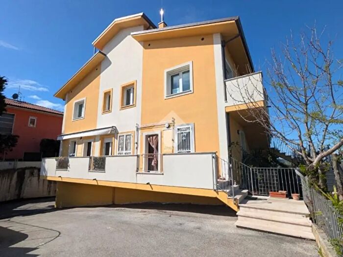 Appartamento quadrilocale in vendita in Via I° Maggio, Coriano