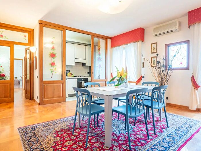 Appartamento con 5 locali in vendita in Siena