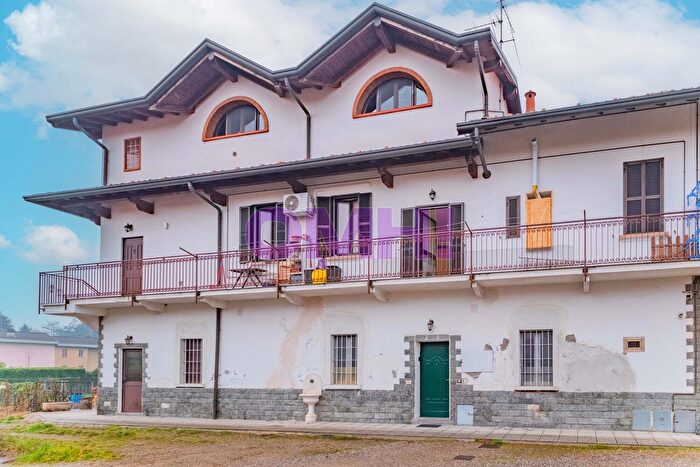 Appartamento trilocale in vendita in Vittorio Veneto, Cairate