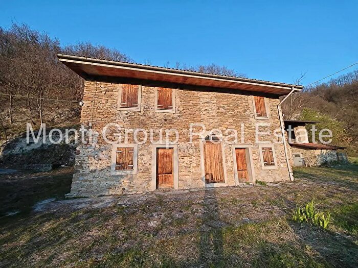 Casa quadrilocale in vendita in Cavatore