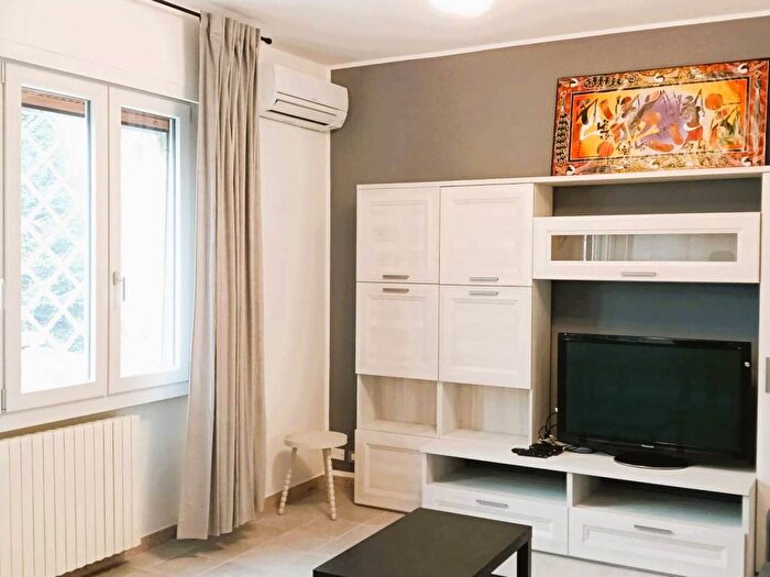 Appartamento bilocale in affitto in Strada Statale del Sempione, Centro, Pero