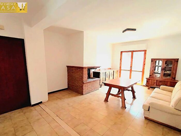 Appartamento con 5 locali in vendita in Via Insorti di Bosco Martese, Teramo