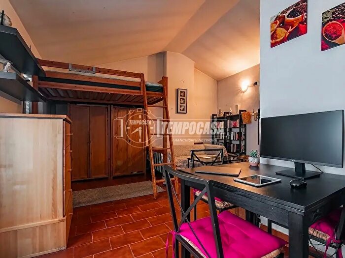 Appartamento monolocale in vendita in Via Roma, Gorla Minore