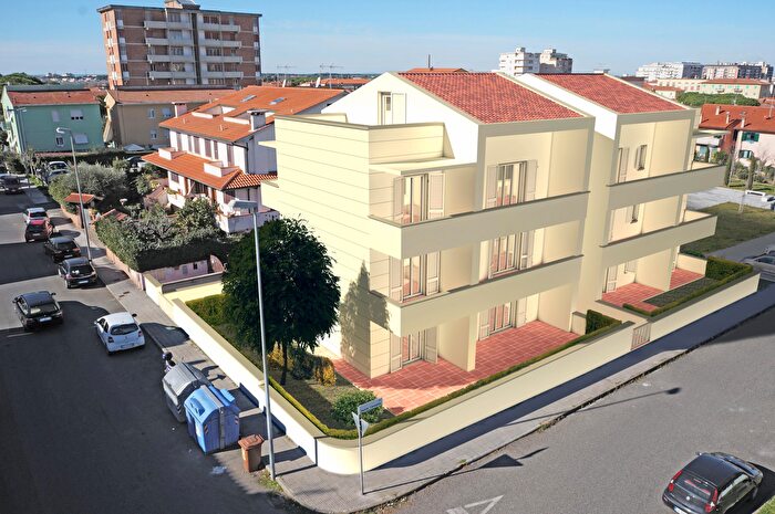 Appartamento trilocale in vendita in Via Renato Fucini, Cecina