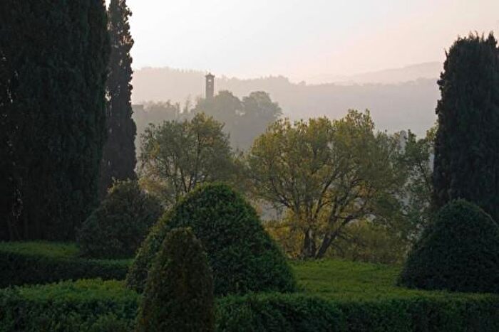 Casa con 6 locali in vendita in Via Roma, Albinea