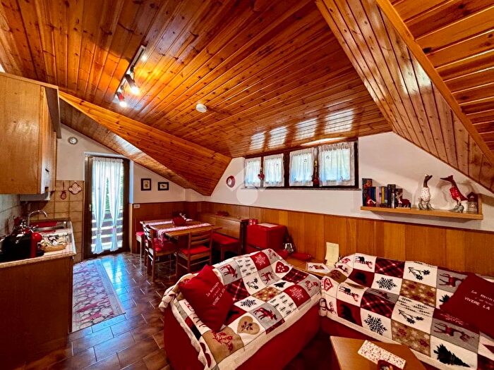 Appartamento bilocale in vendita in Via Valle di Tede, Onore