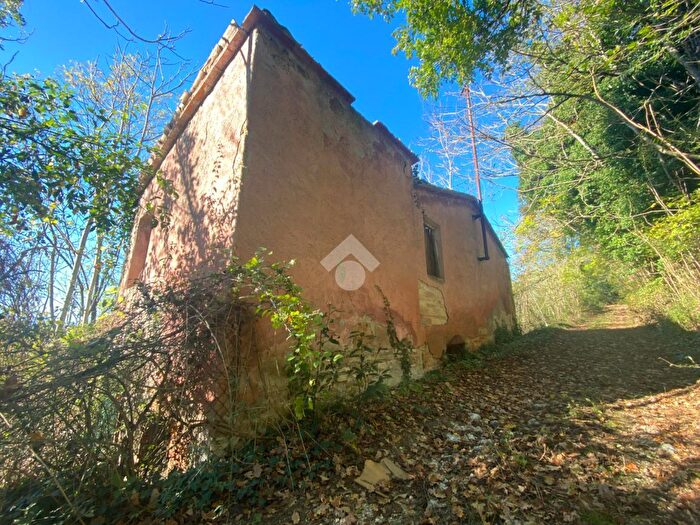 Casa quadrilocale in vendita in Strada delle Fontane Selvarelle, Acquasparta