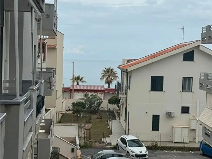 Appartamento con 5 locali in vendita in Via Carrara, Spadafora