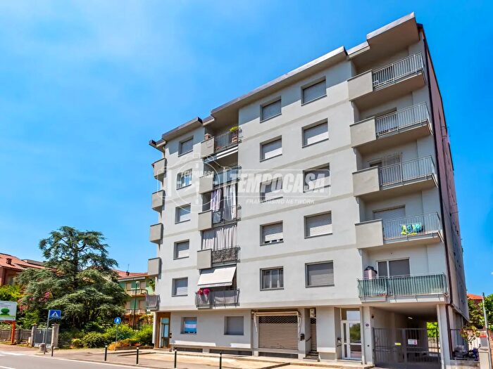 Appartamento trilocale in vendita in Strada Andezeno, Chieri
