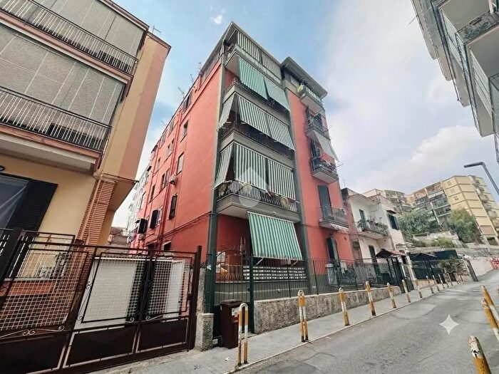 Appartamento trilocale in vendita in Via Livorno, Torre Del Greco