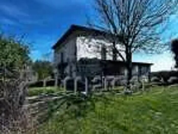 Casa con 6 locali in vendita in Novellara