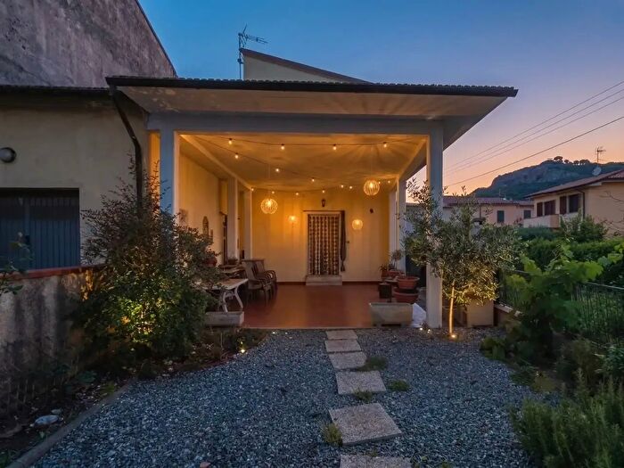 Casa con 5 locali in vendita in Provinciale Vicarese, Vicopisano
