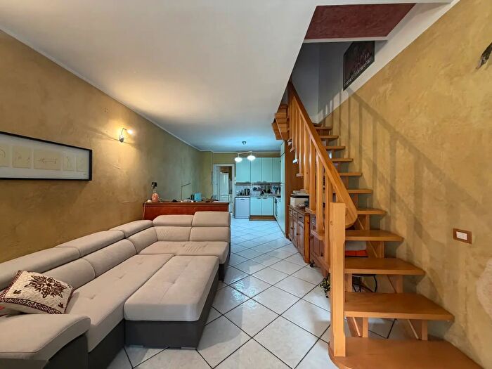 Casa con 5 locali in vendita in Strada Molinazzo, Alseno