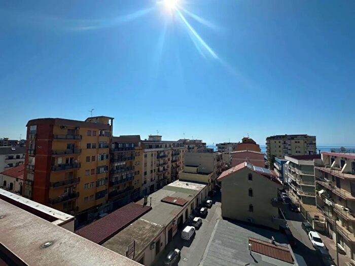 Appartamento trilocale in affitto in Catanzaro