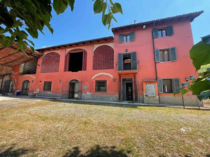 Casa con 12 locali in vendita in Cascina Buronzo, Ponzano Monferrato