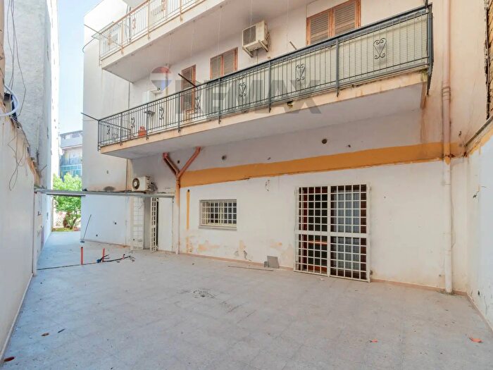 Appartamento con 5 locali in vendita in Via Ernesto Basile, Bagheria