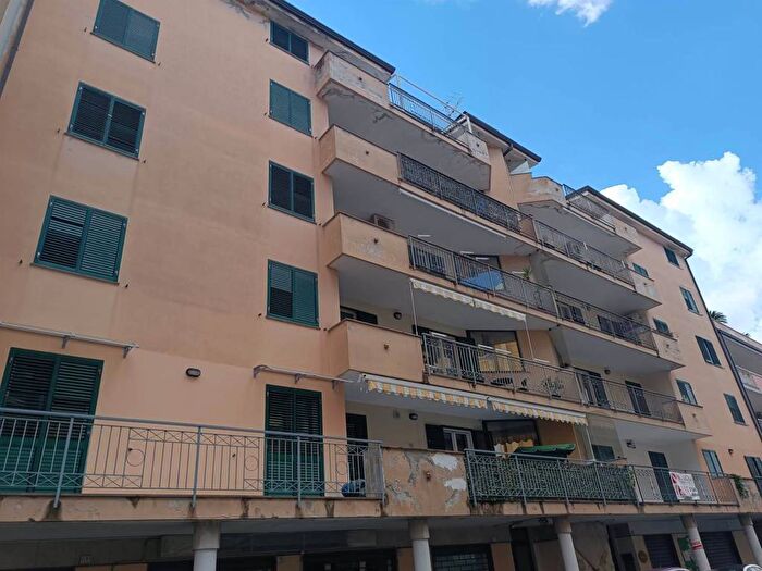 Appartamento con 5 locali in vendita in Via Campania, Tredici, Caserta